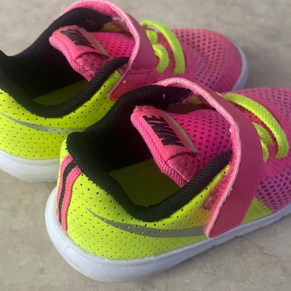 Nike Flex Experience 5 Running Shoe - Picture 5 of 8